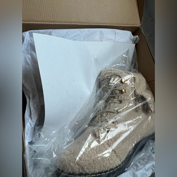 JustFab Illona Booties Size 7 - Picture 6 of 7